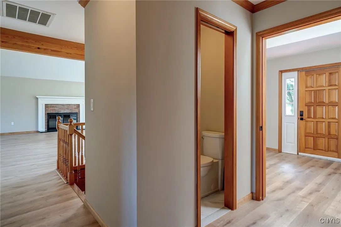 1/2 Bath located off the foyer