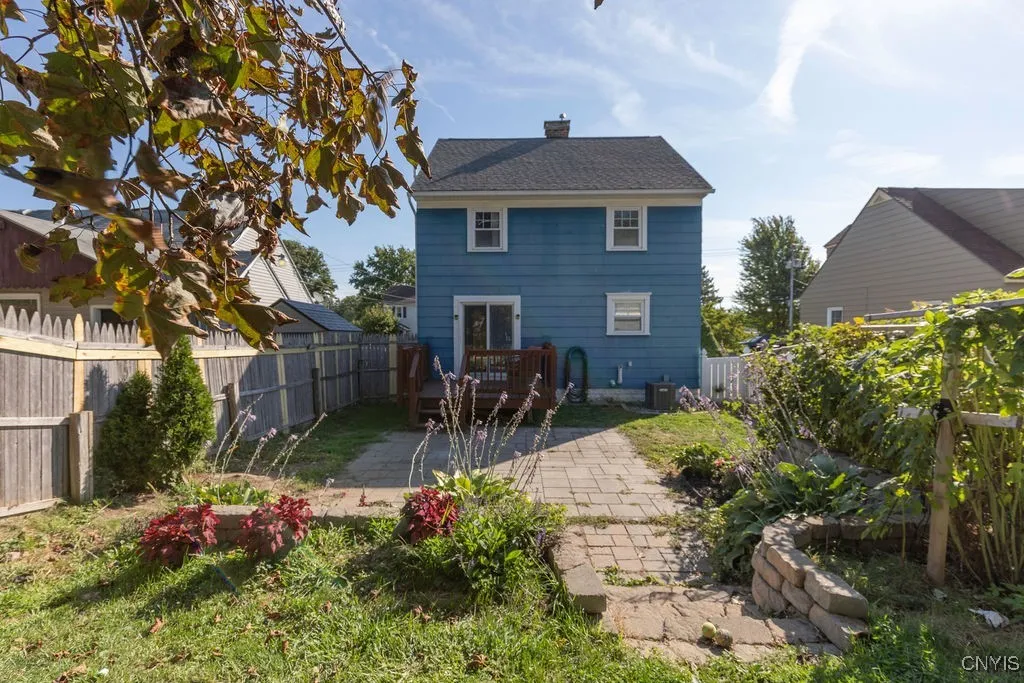 101 Mackay Avenue, Camillus, New York 13219, Camillus, New York 13219, 3 Bedrooms Bedrooms, 8 Rooms Rooms,1 BathroomBathrooms,Residential,For Sale,101 Mackay Avenue, Camillus, New York 13219,0,S1632820