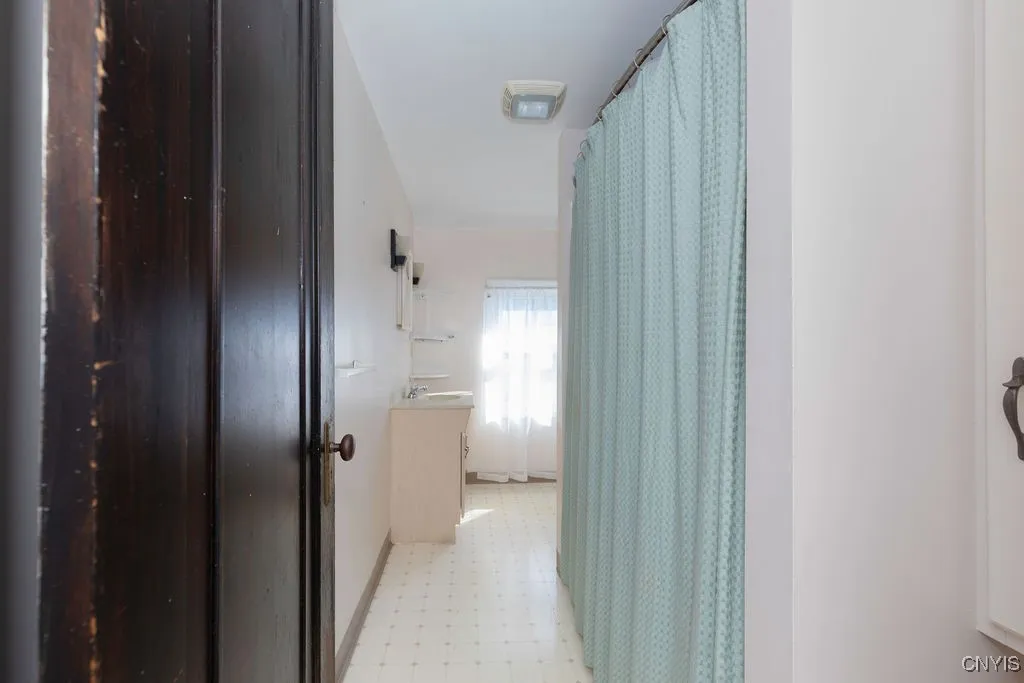 101 Mackay Avenue, Camillus, New York 13219, Camillus, New York 13219, 3 Bedrooms Bedrooms, 8 Rooms Rooms,1 BathroomBathrooms,Residential,For Sale,101 Mackay Avenue, Camillus, New York 13219,0,S1632820