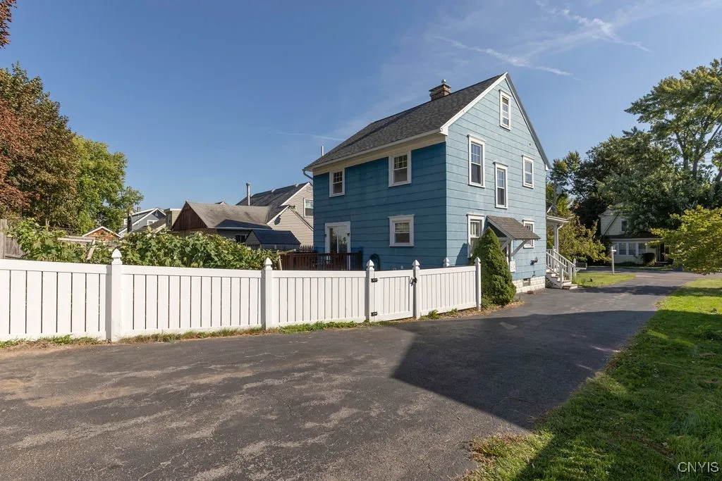 101 Mackay Avenue, Camillus, New York 13219, Camillus, New York 13219, 3 Bedrooms Bedrooms, 8 Rooms Rooms,1 BathroomBathrooms,Residential,For Sale,101 Mackay Avenue, Camillus, New York 13219,0,S1632820