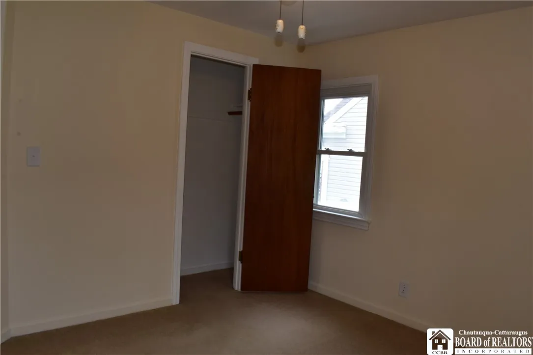 4959 Chapman Parkway, Hamburg, New York 14075, Hamburg, New York 14075, 3 Bedrooms Bedrooms, 6 Rooms Rooms,1 BathroomBathrooms,Residential,For Sale,4959 Chapman Parkway, Hamburg, New York 14075,0,R1626821