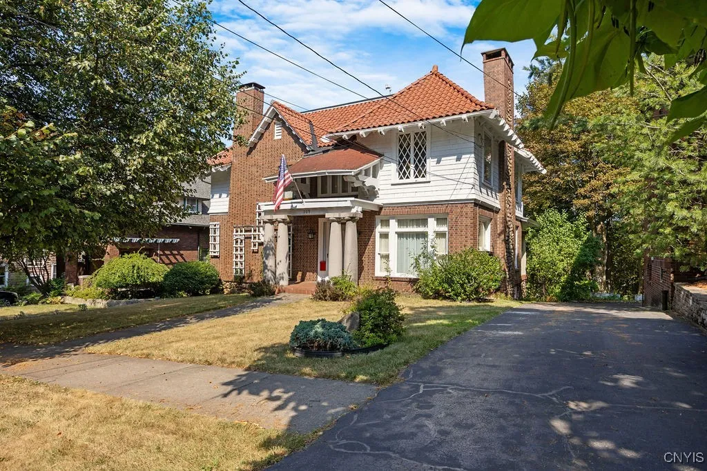 109 Summit Avenue, Syracuse, New York 13207, Syracuse, New York 13207, 4 Bedrooms Bedrooms, 8 Rooms Rooms,1 BathroomBathrooms,Residential,For Sale,109 Summit Avenue, Syracuse, New York 13207,0,S1633207