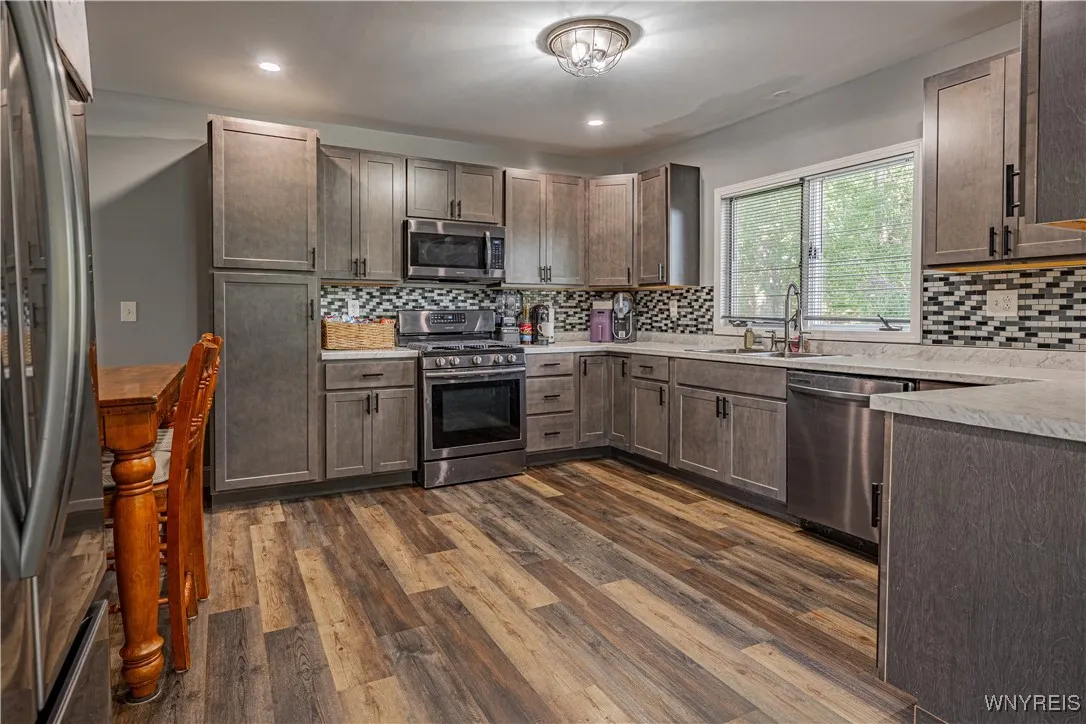 601 Lake Street, Wilson, New York 14172, Wilson, New York 14172, 4 Bedrooms Bedrooms, 8 Rooms Rooms,2 BathroomsBathrooms,Residential,Closed,601 Lake Street, Wilson, New York 14172,0,B1635775