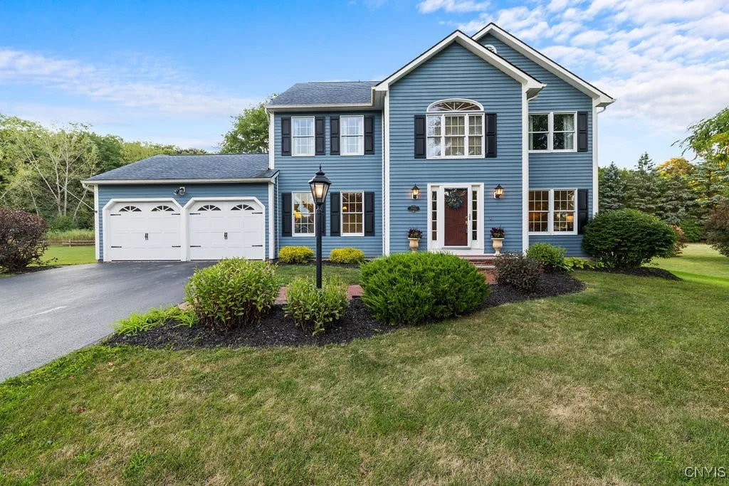 7906 East Ridge Pointe Drive, Manlius, New York 13, Manlius, New York 13066, 4 Bedrooms Bedrooms, 11 Rooms Rooms,2 BathroomsBathrooms,Residential,Closed,7906 East Ridge Pointe Drive, Manlius, New York 13,0,S1635469