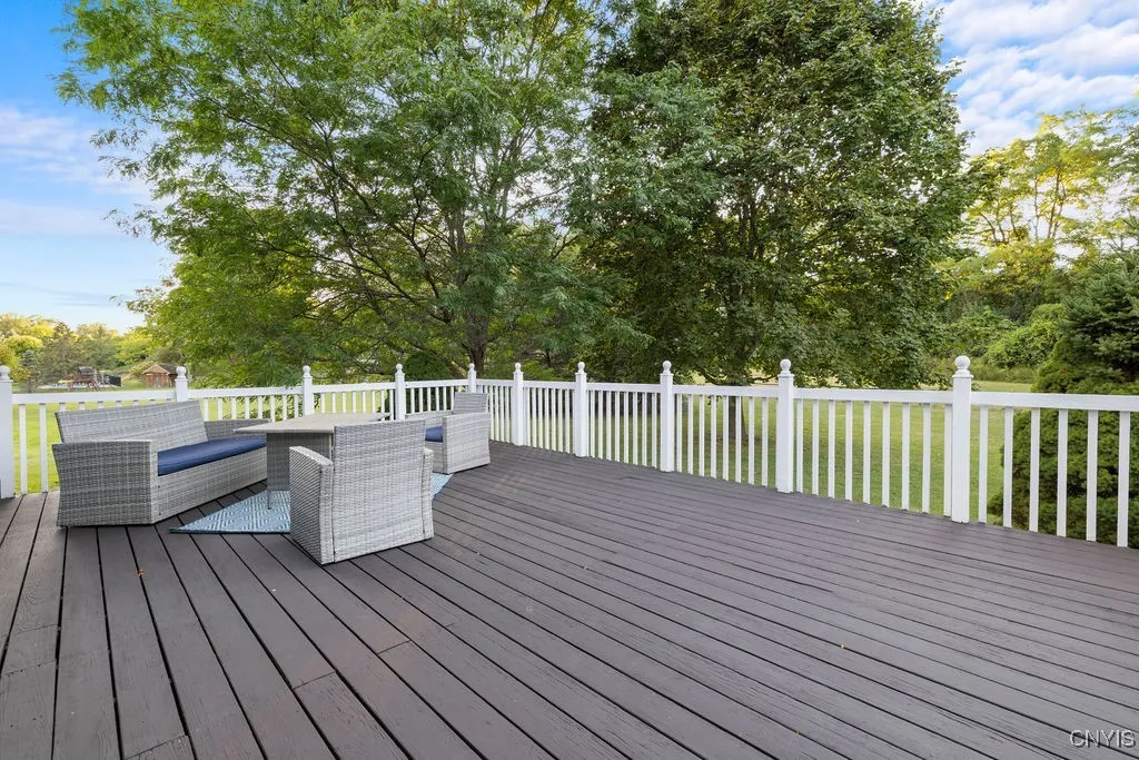 7906 East Ridge Pointe Drive, Manlius, New York 13, Manlius, New York 13066, 4 Bedrooms Bedrooms, 11 Rooms Rooms,2 BathroomsBathrooms,Residential,Closed,7906 East Ridge Pointe Drive, Manlius, New York 13,0,S1635469