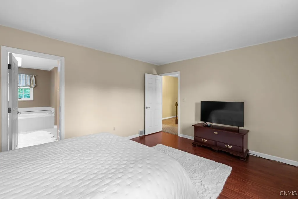 7906 East Ridge Pointe Drive, Manlius, New York 13, Manlius, New York 13066, 4 Bedrooms Bedrooms, 11 Rooms Rooms,2 BathroomsBathrooms,Residential,Closed,7906 East Ridge Pointe Drive, Manlius, New York 13,0,S1635469