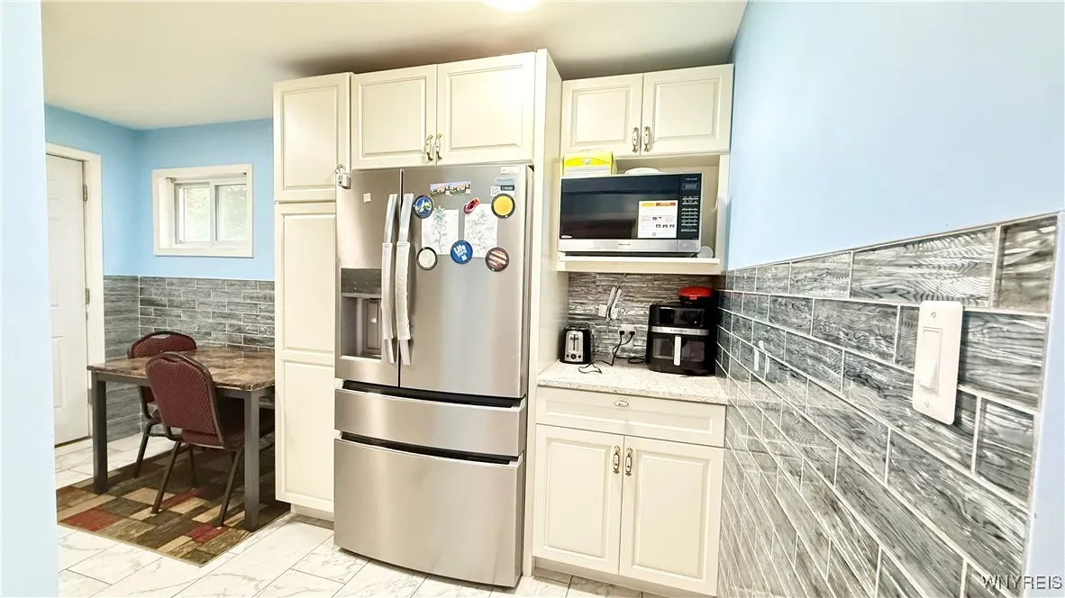 1960 Genesee Street, Buffalo, New York 14211, Buffalo, New York 14211, 5 Bedrooms Bedrooms, ,3 BathroomsBathrooms,Residential,For Sale,1960 Genesee Street, Buffalo, New York 14211,0,B1635769