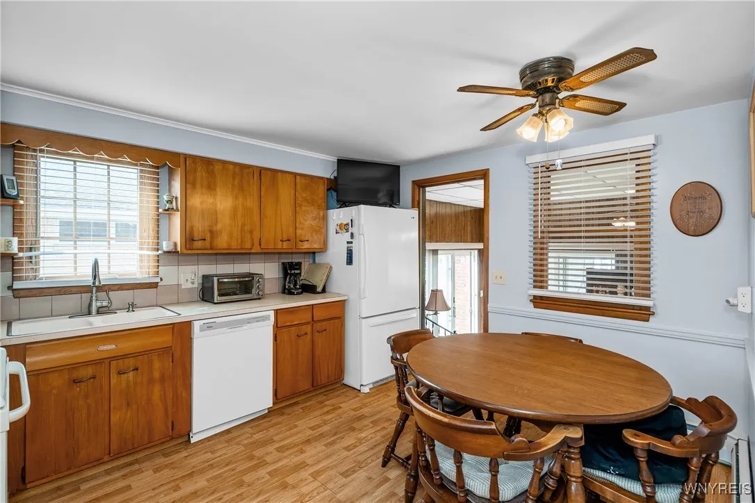 72 Robin Lane, West Seneca, New York 14224, West Seneca, New York 14224, 3 Bedrooms Bedrooms, 6 Rooms Rooms,1 BathroomBathrooms,Residential,Closed,72 Robin Lane, West Seneca, New York 14224,0,B1634960