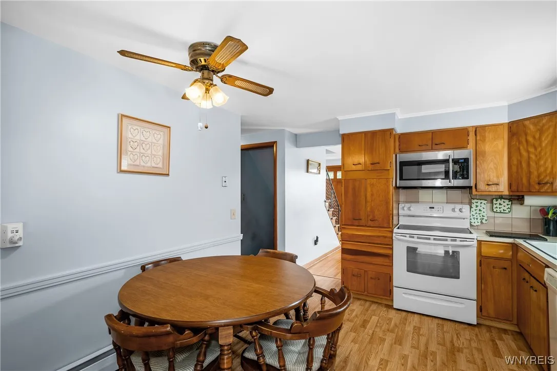 72 Robin Lane, West Seneca, New York 14224, West Seneca, New York 14224, 3 Bedrooms Bedrooms, 6 Rooms Rooms,1 BathroomBathrooms,Residential,Closed,72 Robin Lane, West Seneca, New York 14224,0,B1634960