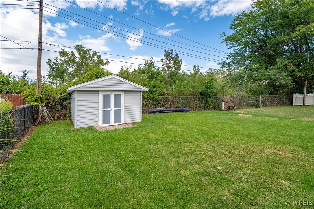 72 Robin Lane, West Seneca, New York 14224, West Seneca, New York 14224, 3 Bedrooms Bedrooms, 6 Rooms Rooms,1 BathroomBathrooms,Residential,Closed,72 Robin Lane, West Seneca, New York 14224,0,B1634960