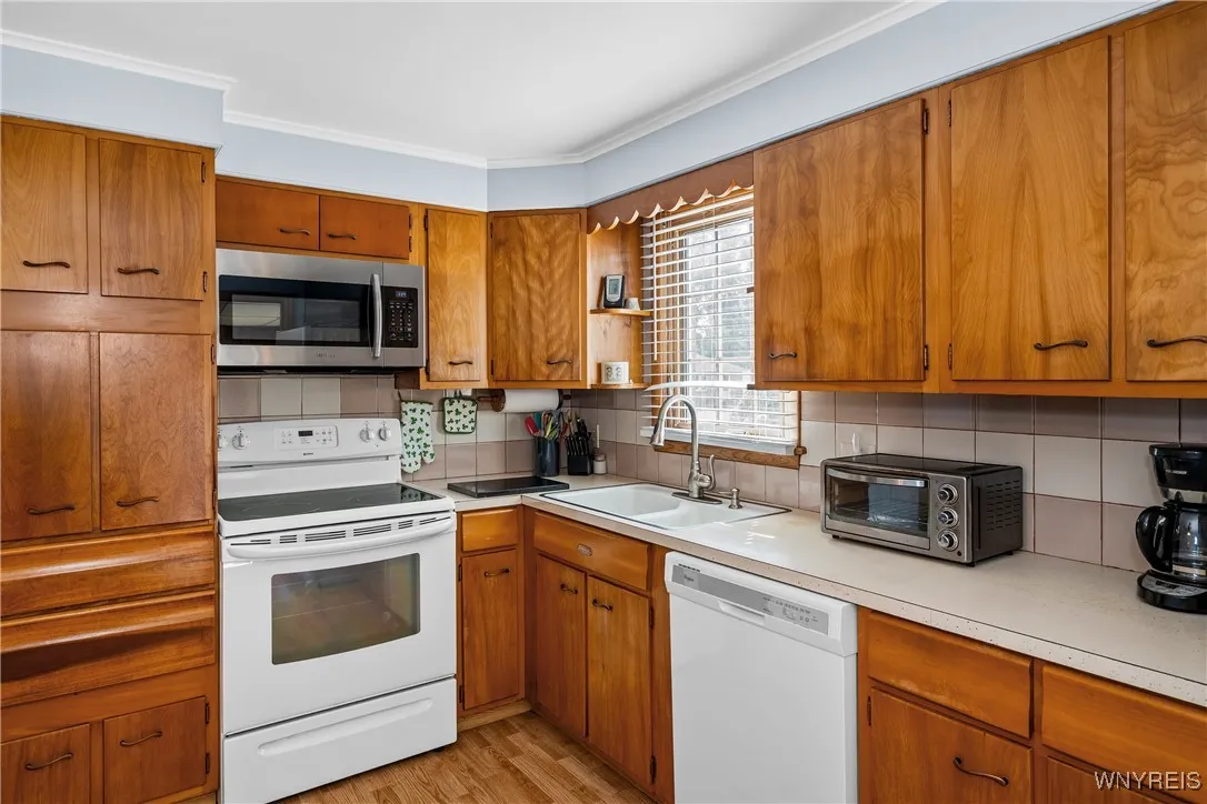 72 Robin Lane, West Seneca, New York 14224, West Seneca, New York 14224, 3 Bedrooms Bedrooms, 6 Rooms Rooms,1 BathroomBathrooms,Residential,Closed,72 Robin Lane, West Seneca, New York 14224,0,B1634960