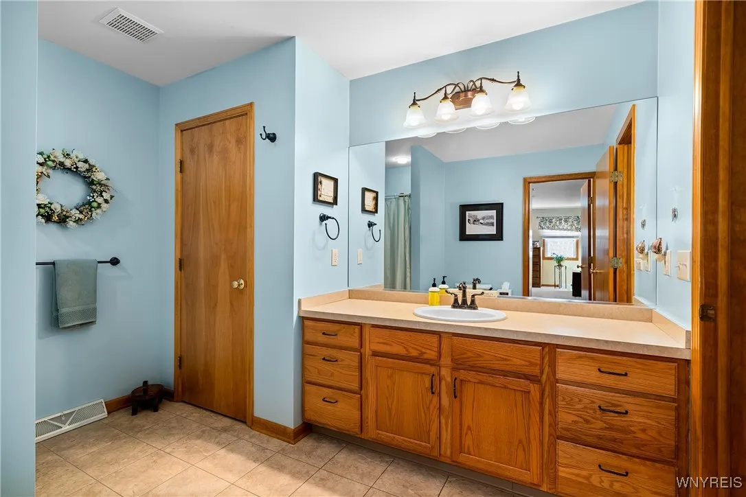 27 Eagle, Lancaster, New York 14043, Lancaster, New York 14043, 2 Bedrooms Bedrooms, 7 Rooms Rooms,2 BathroomsBathrooms,Residential,Closed,27 Eagle, Lancaster, New York 14043,0,B1635606