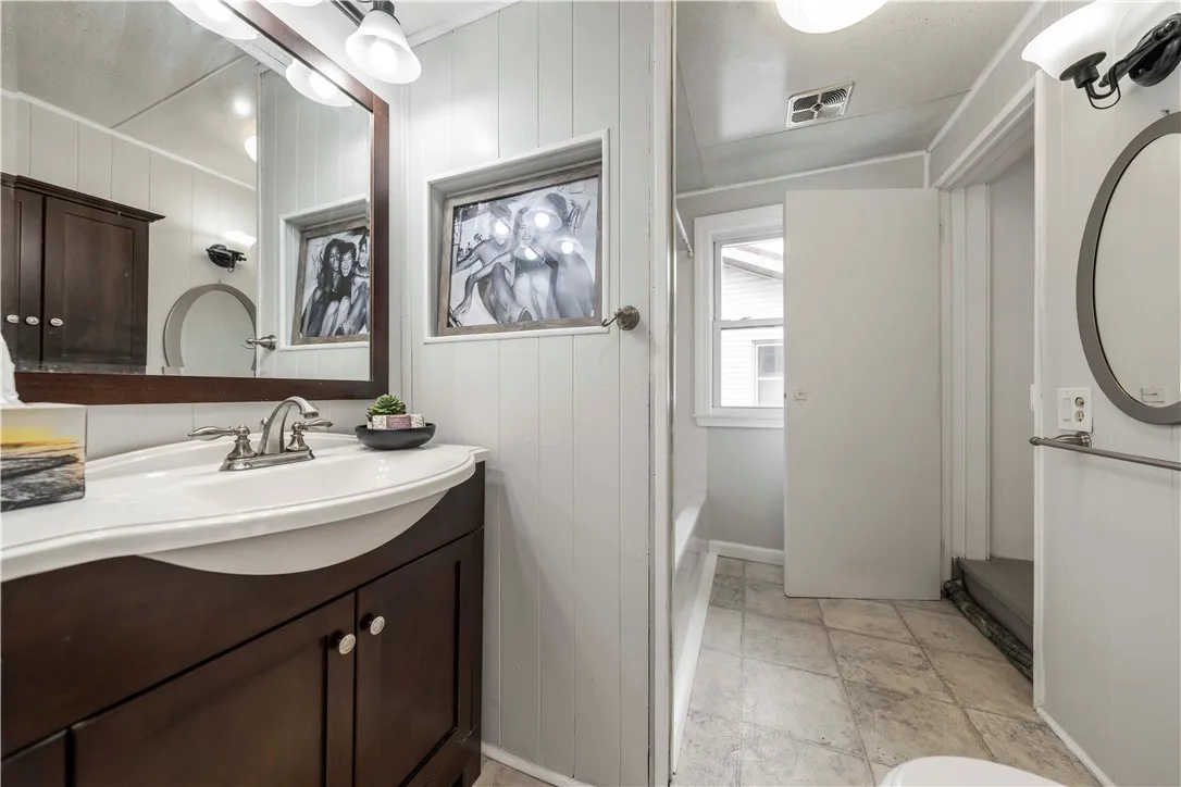 2nd floor bath