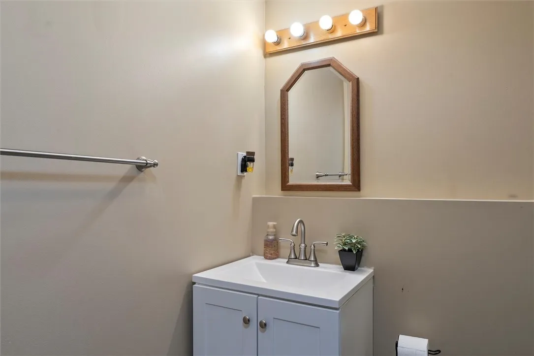 90 Wildherd Drive, Henrietta, New York 14467, Henrietta, New York 14467, 3 Bedrooms Bedrooms, 7 Rooms Rooms,3 BathroomsBathrooms,Residential,For Sale,90 Wildherd Drive, Henrietta, New York 14467,0,R1635075