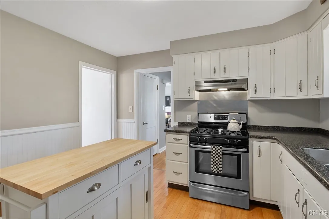 222 Ambergate Road, Dewitt, New York 13214, De Witt, New York 13214, 3 Bedrooms Bedrooms, 9 Rooms Rooms,2 BathroomsBathrooms,Residential,Closed,222 Ambergate Road, Dewitt, New York 13214,0,S1631256