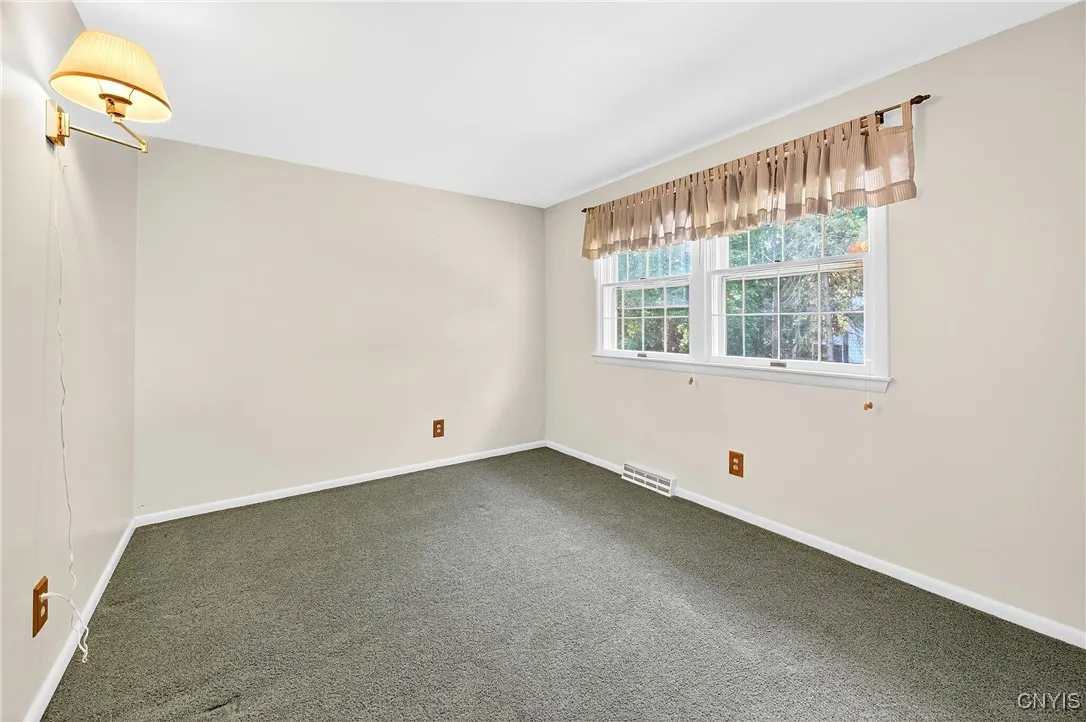 4016 Arrowhead Lane, Salina, New York 13090, Salina, New York 13090, 4 Bedrooms Bedrooms, 10 Rooms Rooms,2 BathroomsBathrooms,Residential,Closed,4016 Arrowhead Lane, Salina, New York 13090,0,S1634404