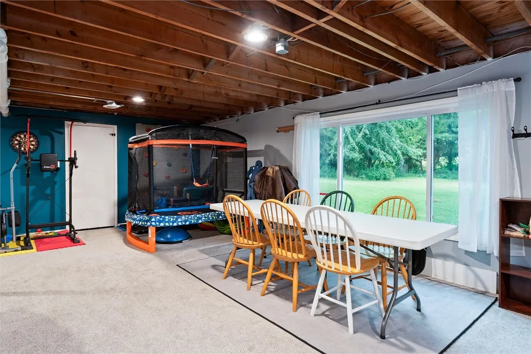 621 Manitou Road, Parma, New York 14468, Parma, New York 14468, 4 Bedrooms Bedrooms, 7 Rooms Rooms,2 BathroomsBathrooms,Residential,For Sale,621 Manitou Road, Parma, New York 14468,0,R1635819