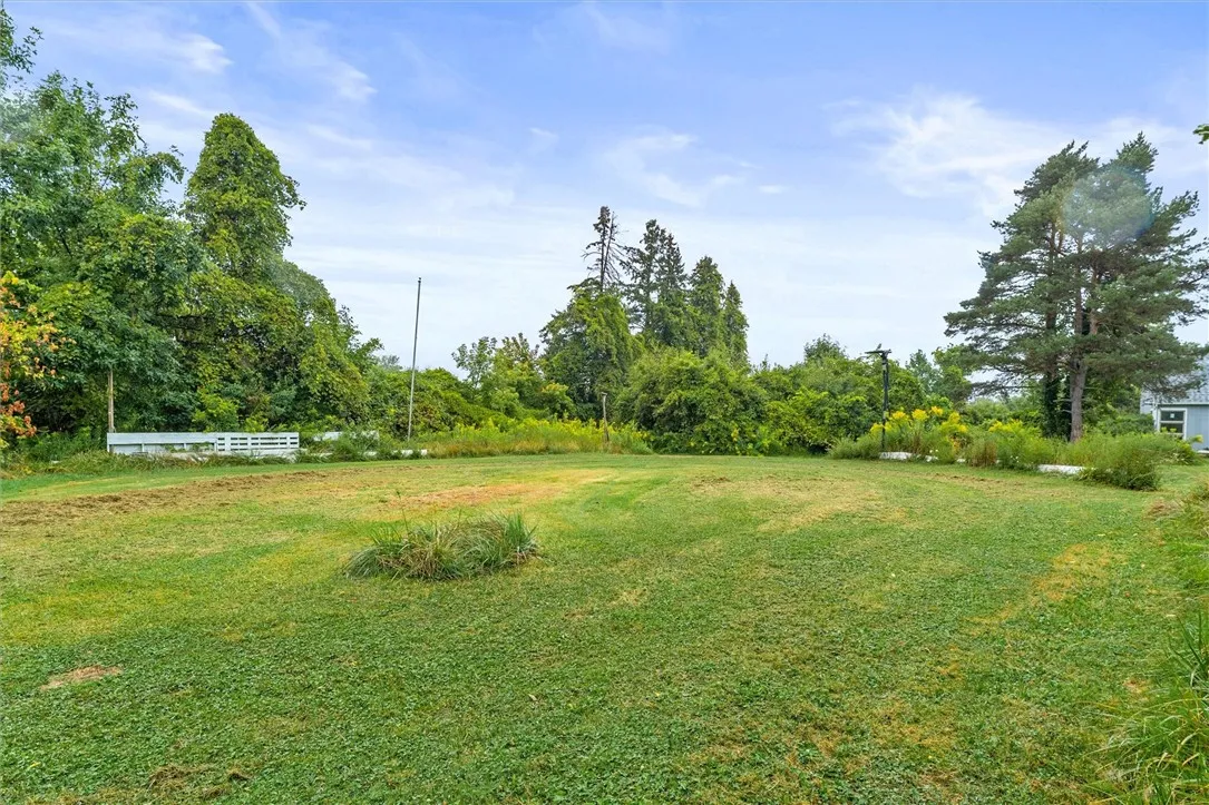 621 Manitou Road, Parma, New York 14468, Parma, New York 14468, 4 Bedrooms Bedrooms, 7 Rooms Rooms,2 BathroomsBathrooms,Residential,For Sale,621 Manitou Road, Parma, New York 14468,0,R1635819