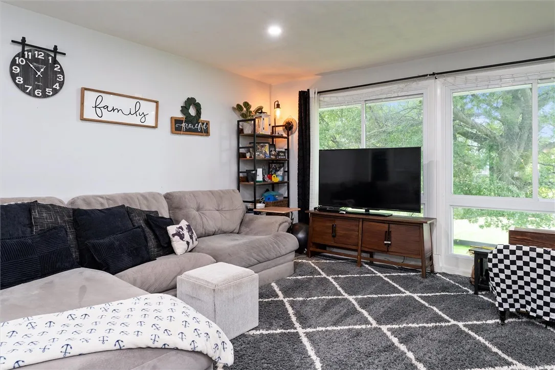 621 Manitou Road, Parma, New York 14468, Parma, New York 14468, 4 Bedrooms Bedrooms, 7 Rooms Rooms,2 BathroomsBathrooms,Residential,For Sale,621 Manitou Road, Parma, New York 14468,0,R1635819