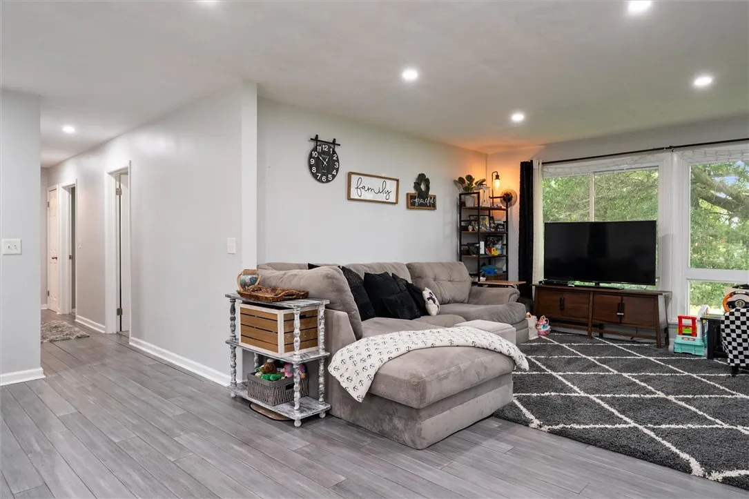 621 Manitou Road, Parma, New York 14468, Parma, New York 14468, 4 Bedrooms Bedrooms, 7 Rooms Rooms,2 BathroomsBathrooms,Residential,For Sale,621 Manitou Road, Parma, New York 14468,0,R1635819