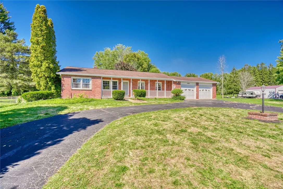 4543 Ontario Center Road, Walworth, New York 14568, Walworth, New York 14568, 2 Bedrooms Bedrooms, 7 Rooms Rooms,2 BathroomsBathrooms,Residential,Closed,4543 Ontario Center Road, Walworth, New York 14568,0,R1634891