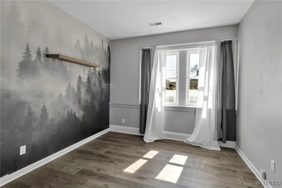 233 Richmond Avenue 3, Buffalo, New York 14222, Buffalo, New York 14222, 2 Bedrooms Bedrooms, 5 Rooms Rooms,1 BathroomBathrooms,Residential,For Sale,233 Richmond Avenue 3, Buffalo, New York 14222,0,B1635416