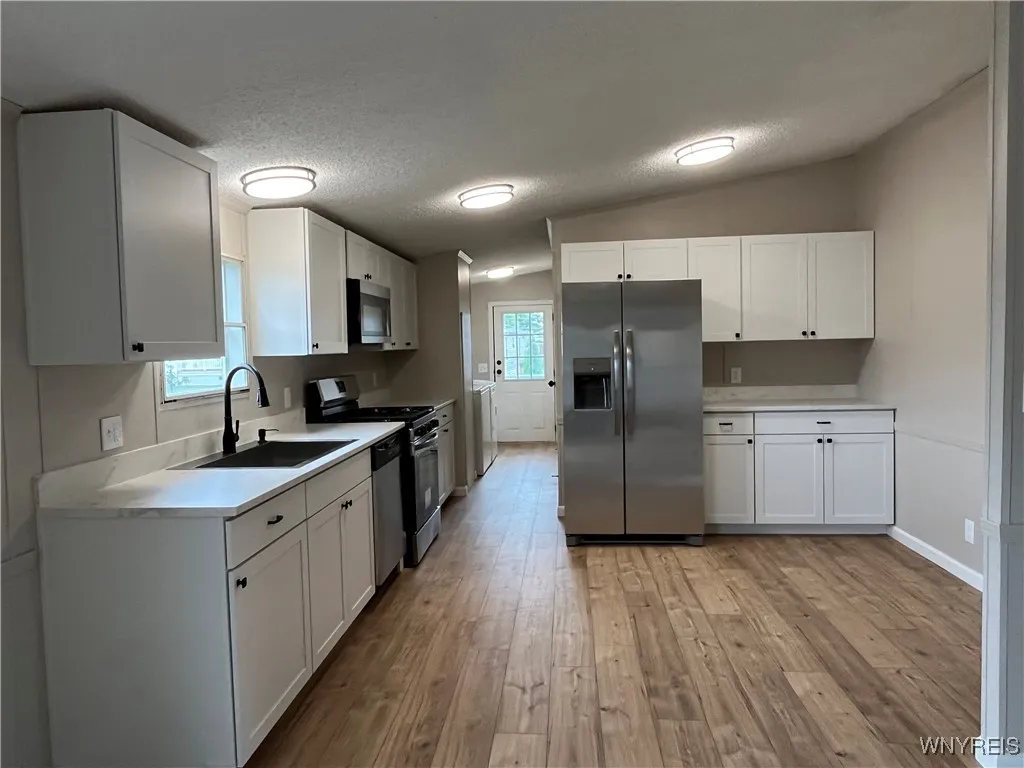 1070 Fernwood Drive, Lockport Town, New York 14094, Lockport Town, New York 14094, 3 Bedrooms Bedrooms, 6 Rooms Rooms,2 BathroomsBathrooms,Residential,For Sale,1070 Fernwood Drive, Lockport Town, New York 14094,0,B1635591