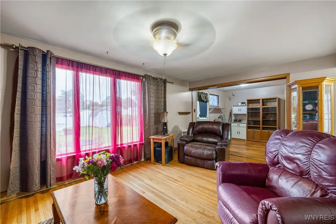 1021 97th Street, Niagara Falls, New York 14304, Niagara Falls, New York 14304, 3 Bedrooms Bedrooms, 6 Rooms Rooms,1 BathroomBathrooms,Residential,For Sale,1021 97th Street, Niagara Falls, New York 14304,0,B1633476