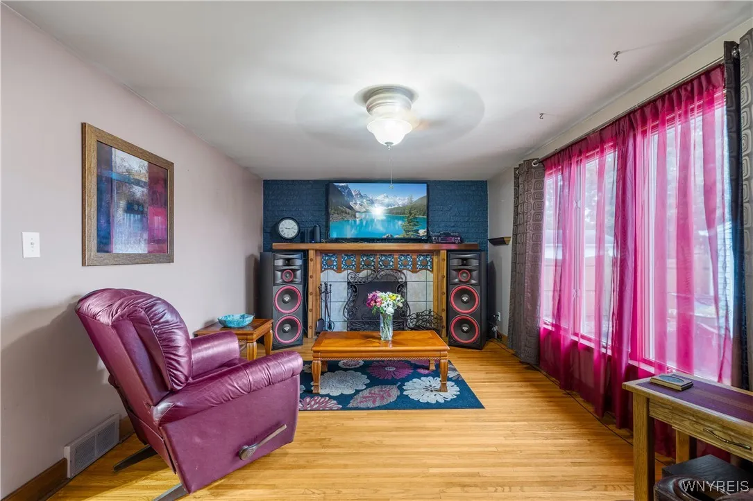 1021 97th Street, Niagara Falls, New York 14304, Niagara Falls, New York 14304, 3 Bedrooms Bedrooms, 6 Rooms Rooms,1 BathroomBathrooms,Residential,For Sale,1021 97th Street, Niagara Falls, New York 14304,0,B1633476
