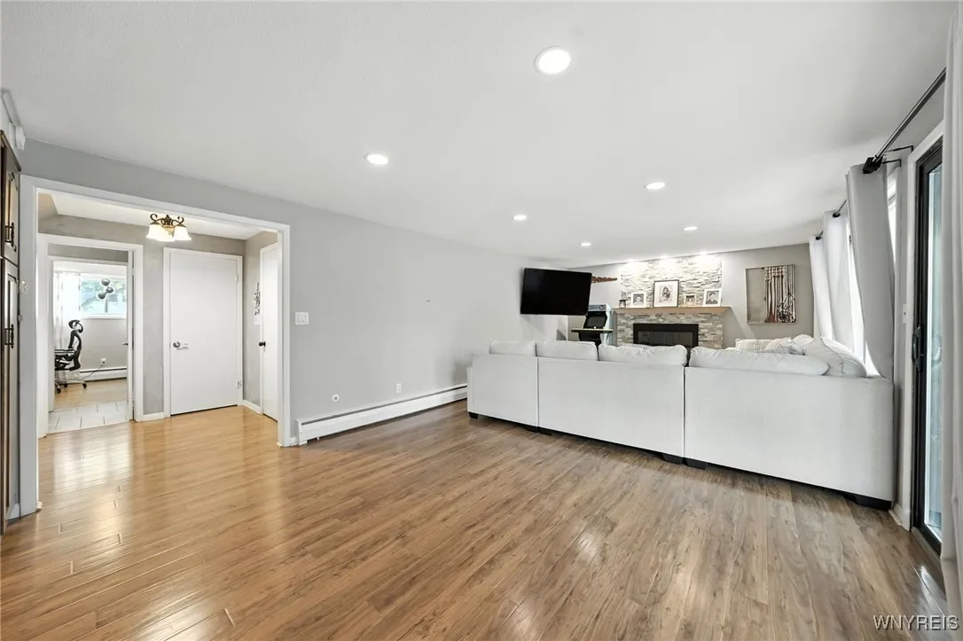 20 Berwin Drive, Amherst, New York 14226, Amherst, New York 14226, 4 Bedrooms Bedrooms, 9 Rooms Rooms,2 BathroomsBathrooms,Residential,For Sale,20 Berwin Drive, Amherst, New York 14226,0,B1635567