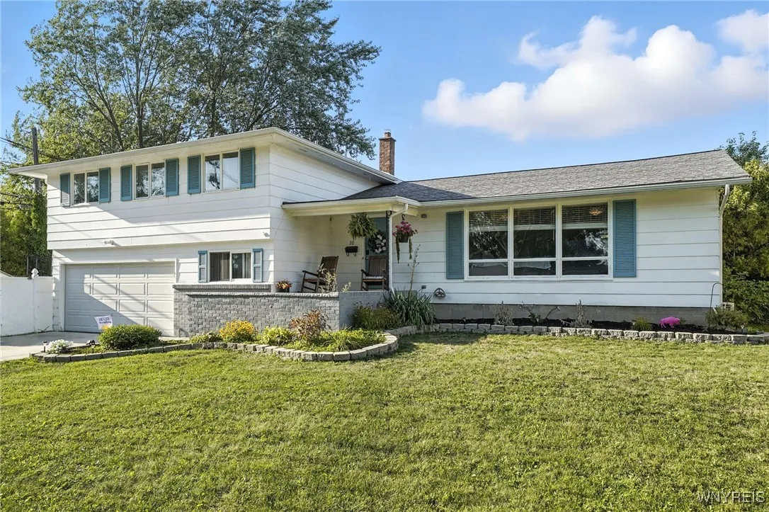 20 Berwin Drive, Amherst, New York 14226, Amherst, New York 14226, 4 Bedrooms Bedrooms, 9 Rooms Rooms,2 BathroomsBathrooms,Residential,For Sale,20 Berwin Drive, Amherst, New York 14226,0,B1635567
