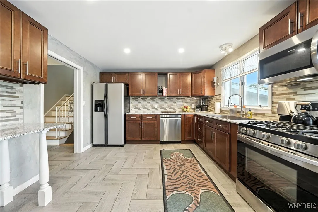 20 Berwin Drive, Amherst, New York 14226, Amherst, New York 14226, 4 Bedrooms Bedrooms, 9 Rooms Rooms,2 BathroomsBathrooms,Residential,For Sale,20 Berwin Drive, Amherst, New York 14226,0,B1635567