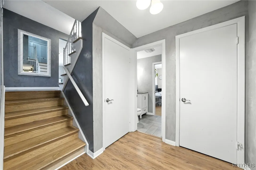 20 Berwin Drive, Amherst, New York 14226, Amherst, New York 14226, 4 Bedrooms Bedrooms, 9 Rooms Rooms,2 BathroomsBathrooms,Residential,For Sale,20 Berwin Drive, Amherst, New York 14226,0,B1635567