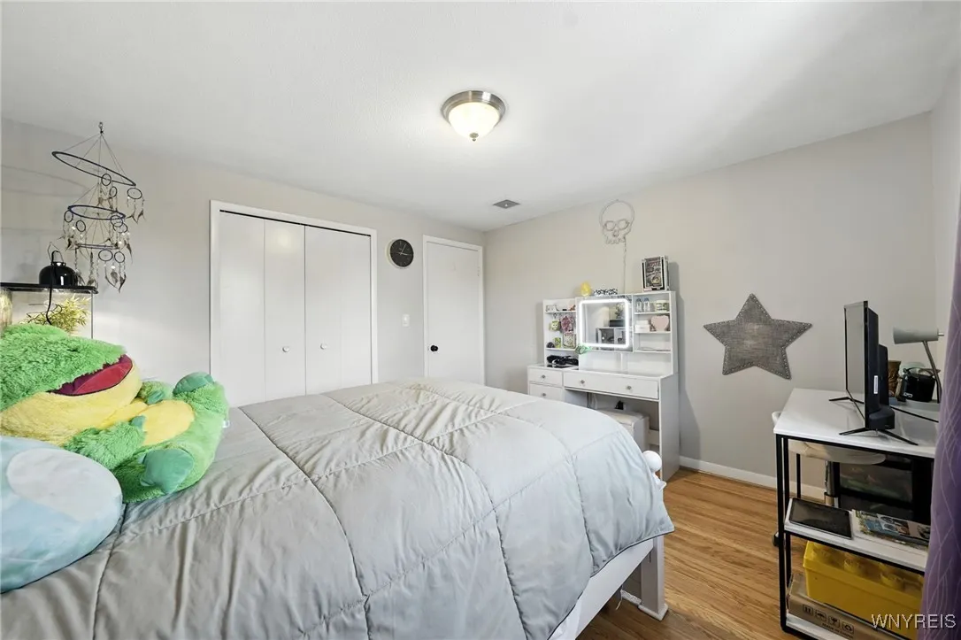 20 Berwin Drive, Amherst, New York 14226, Amherst, New York 14226, 4 Bedrooms Bedrooms, 9 Rooms Rooms,2 BathroomsBathrooms,Residential,For Sale,20 Berwin Drive, Amherst, New York 14226,0,B1635567