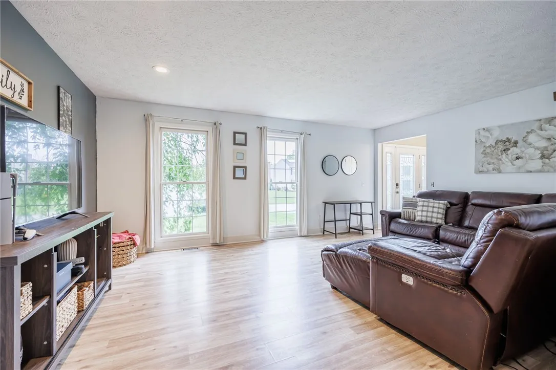 3366 Heather Brook Lane, Walworth, New York 14502, Walworth, New York 14502, 4 Bedrooms Bedrooms, 9 Rooms Rooms,1 BathroomBathrooms,Residential,Closed,3366 Heather Brook Lane, Walworth, New York 14502,0,R1631825