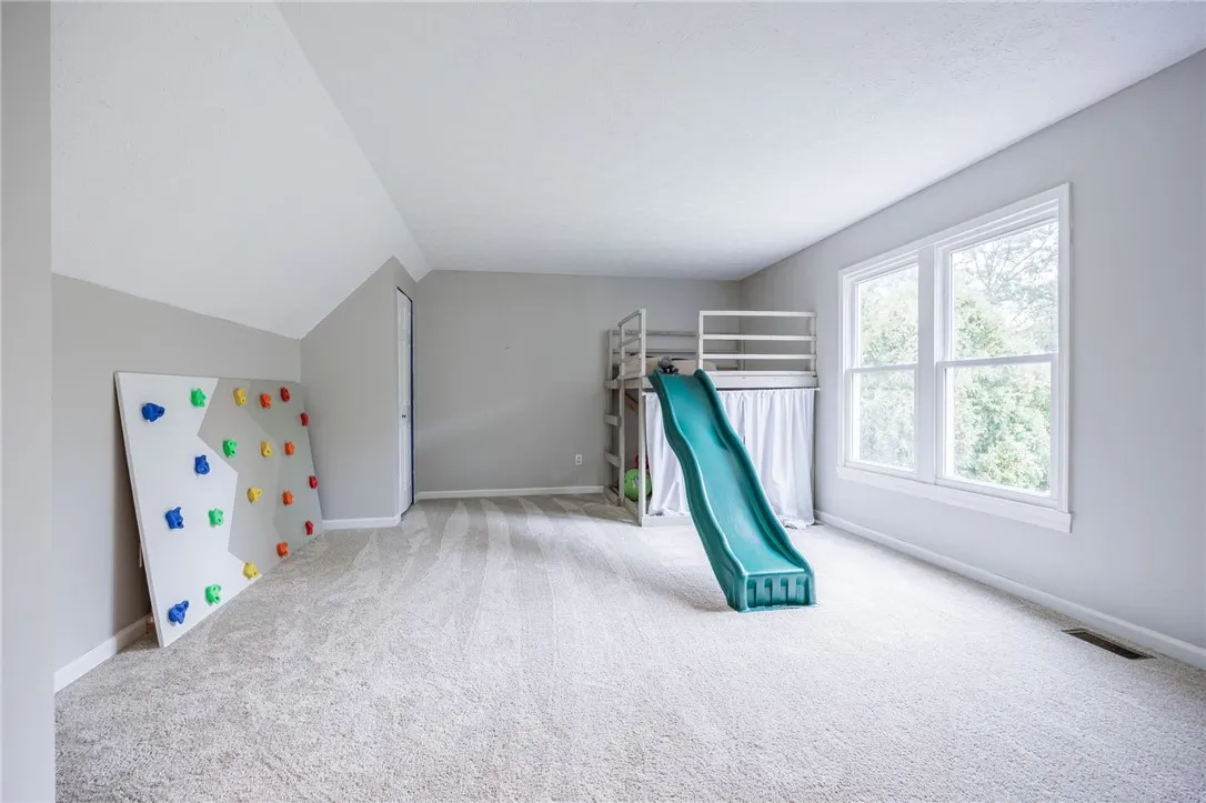 3366 Heather Brook Lane, Walworth, New York 14502, Walworth, New York 14502, 4 Bedrooms Bedrooms, 9 Rooms Rooms,1 BathroomBathrooms,Residential,Closed,3366 Heather Brook Lane, Walworth, New York 14502,0,R1631825