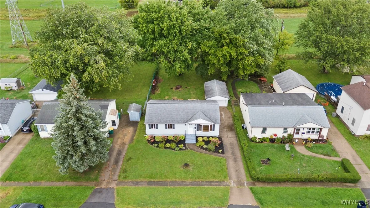 4324 Salem Drive, Hamburg, New York 14219, Hamburg, New York 14219, 2 Bedrooms Bedrooms, 5 Rooms Rooms,1 BathroomBathrooms,Residential,Closed,4324 Salem Drive, Hamburg, New York 14219,0,B1635153