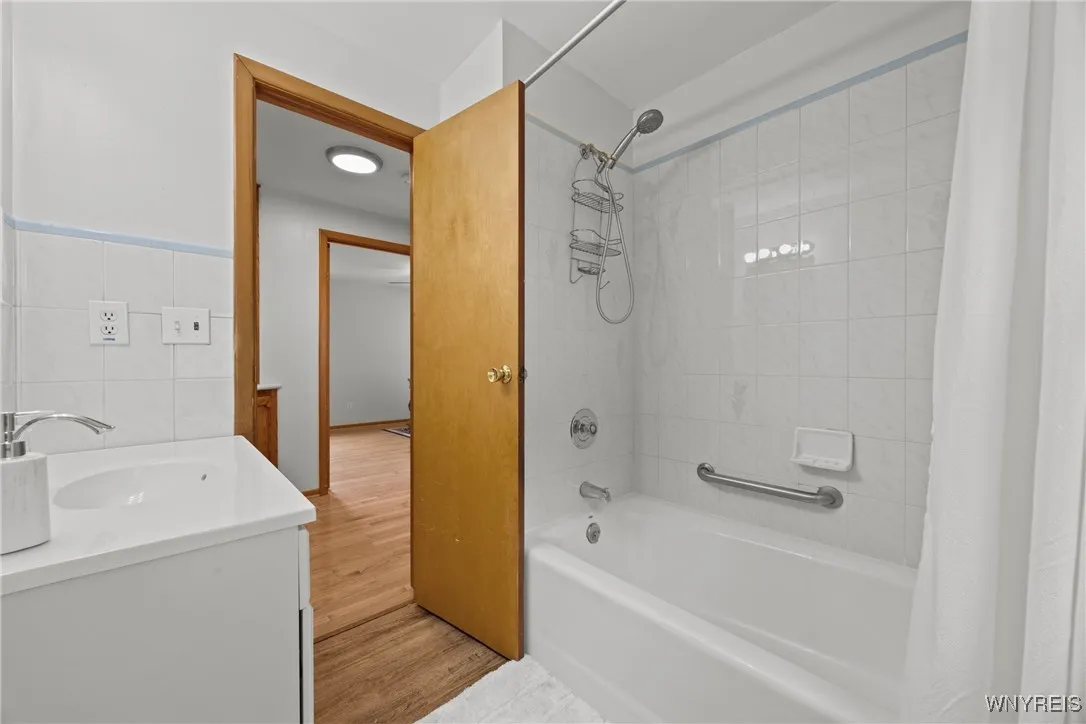 4324 Salem Drive, Hamburg, New York 14219, Hamburg, New York 14219, 2 Bedrooms Bedrooms, 5 Rooms Rooms,1 BathroomBathrooms,Residential,Closed,4324 Salem Drive, Hamburg, New York 14219,0,B1635153