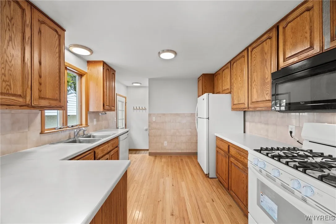 4324 Salem Drive, Hamburg, New York 14219, Hamburg, New York 14219, 2 Bedrooms Bedrooms, 5 Rooms Rooms,1 BathroomBathrooms,Residential,Closed,4324 Salem Drive, Hamburg, New York 14219,0,B1635153