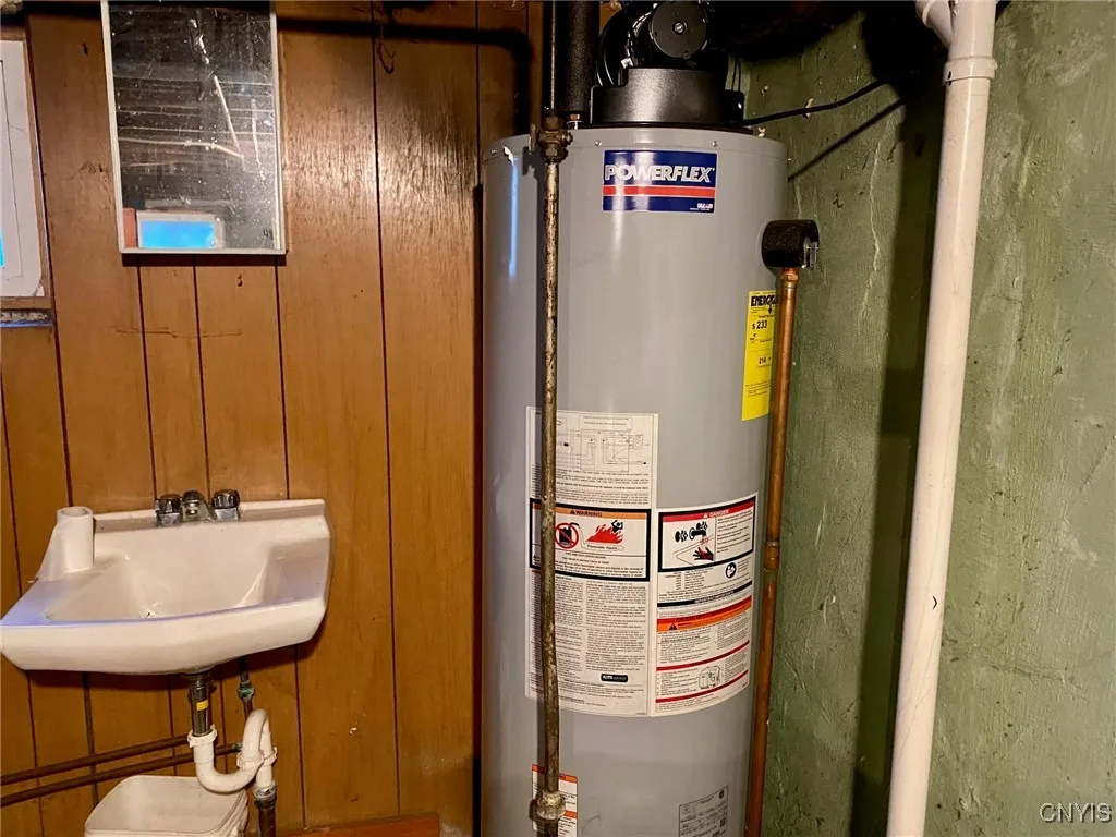 103 Dryden Avenue, Utica, New York 13502, Utica, New York 13502, 4 Bedrooms Bedrooms, 7 Rooms Rooms,1 BathroomBathrooms,Residential,Closed,103 Dryden Avenue, Utica, New York 13502,0,S1635584