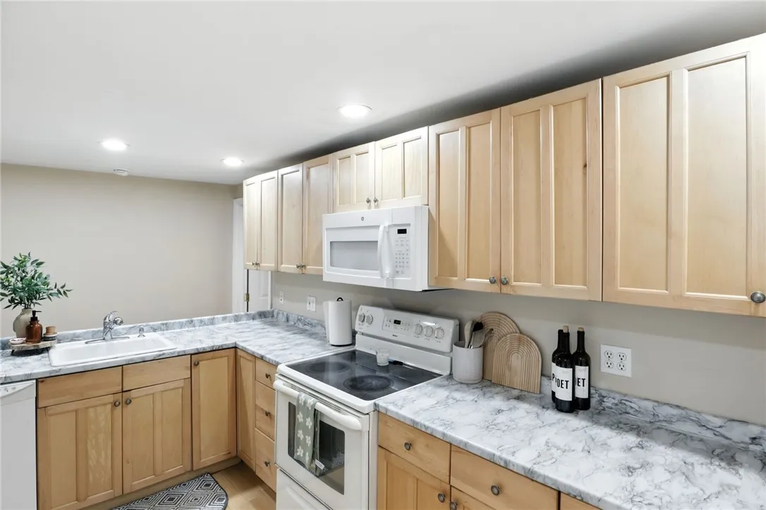 5639 Palmyra Road, Pittsford, New York 14534, Pittsford, New York 14534, 3 Bedrooms Bedrooms, ,3 BathroomsBathrooms,Residential,Closed,5639 Palmyra Road, Pittsford, New York 14534,0,R1634933