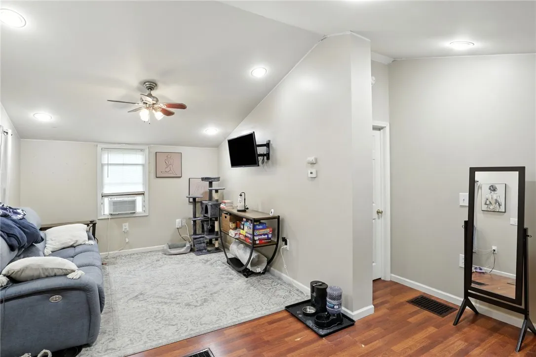 5639 Palmyra Road, Pittsford, New York 14534, Pittsford, New York 14534, 3 Bedrooms Bedrooms, ,3 BathroomsBathrooms,Residential,Closed,5639 Palmyra Road, Pittsford, New York 14534,0,R1634933