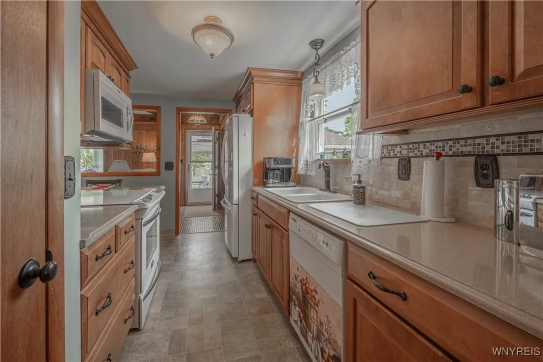 80 Gath Terrace, Tonawanda, New York 14150, Tonawanda, New York 14150, 2 Bedrooms Bedrooms, 7 Rooms Rooms,2 BathroomsBathrooms,Residential,Closed,80 Gath Terrace, Tonawanda, New York 14150,0,B1635882