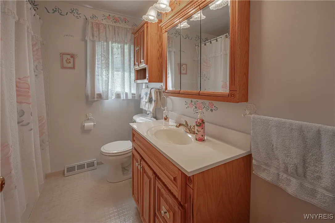 80 Gath Terrace, Tonawanda, New York 14150, Tonawanda, New York 14150, 2 Bedrooms Bedrooms, 7 Rooms Rooms,2 BathroomsBathrooms,Residential,Closed,80 Gath Terrace, Tonawanda, New York 14150,0,B1635882