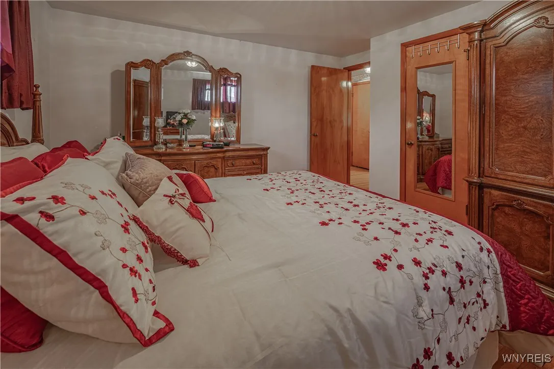 80 Gath Terrace, Tonawanda, New York 14150, Tonawanda, New York 14150, 2 Bedrooms Bedrooms, 7 Rooms Rooms,2 BathroomsBathrooms,Residential,Closed,80 Gath Terrace, Tonawanda, New York 14150,0,B1635882