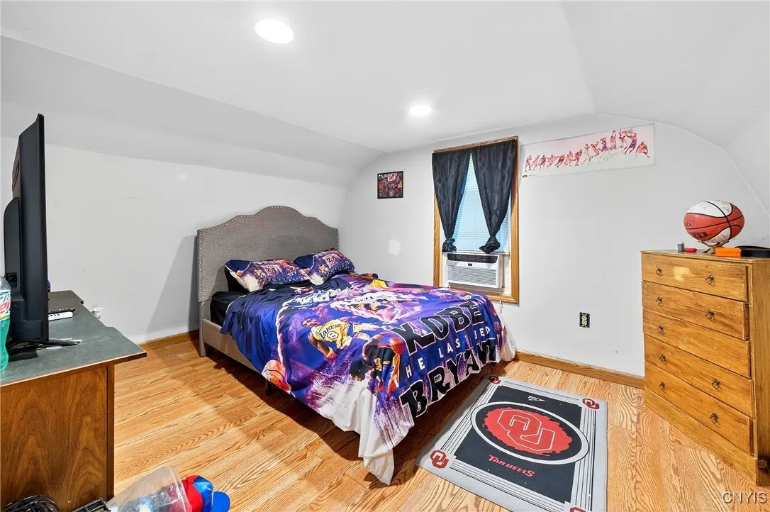 Front Unit: Bedroom