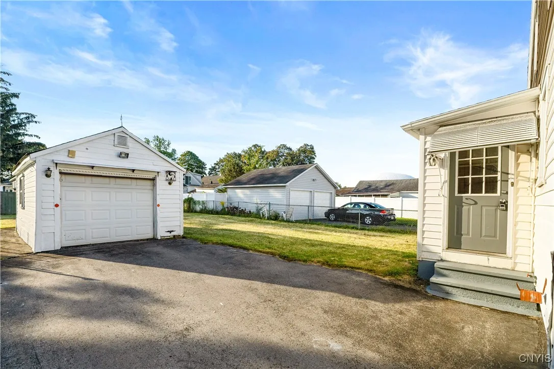 1405 Kellogg Avenue, Utica, New York 13502, Utica, New York 13502, 3 Bedrooms Bedrooms, 5 Rooms Rooms,1 BathroomBathrooms,Residential,For Sale,1405 Kellogg Avenue, Utica, New York 13502,0,S1634722