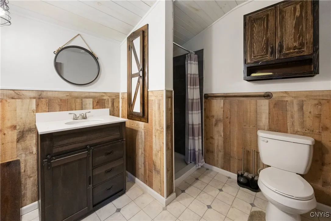 2nd fl bath
