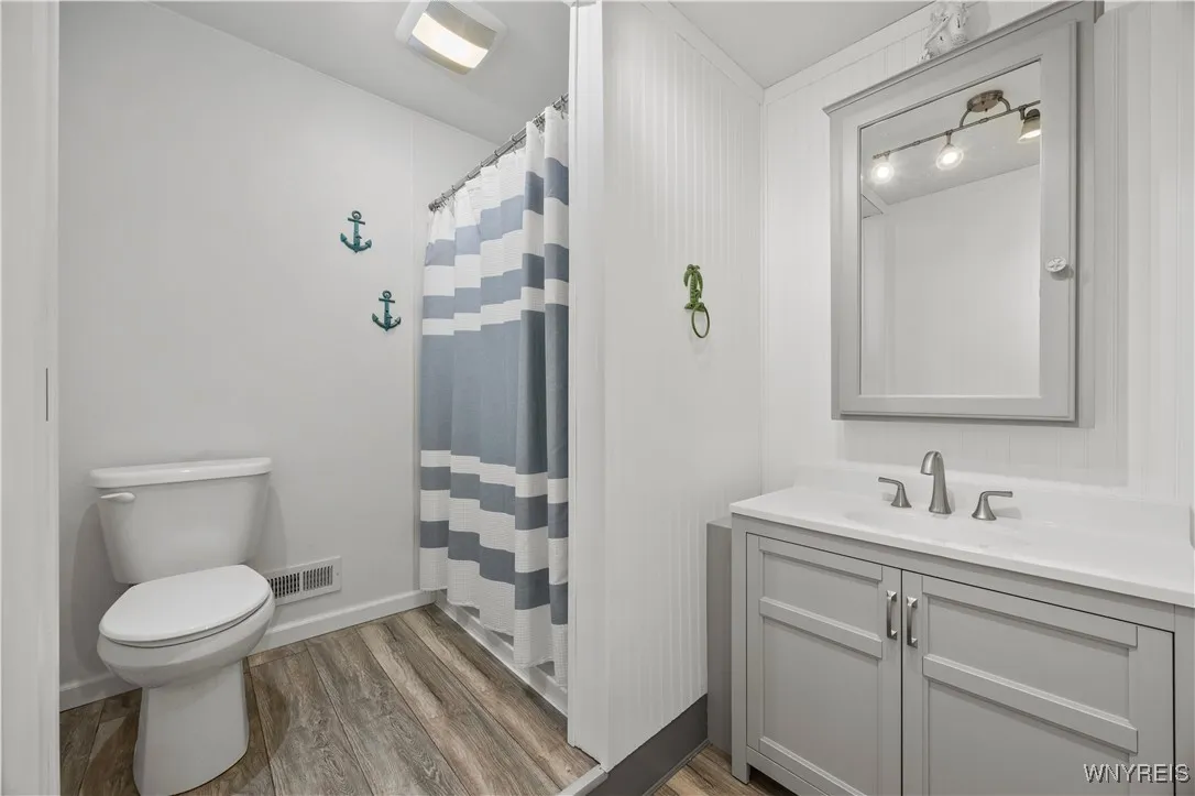 24 Elm Street, Warsaw, New York 14569, Warsaw, New York 14569, 5 Bedrooms Bedrooms, 10 Rooms Rooms,2 BathroomsBathrooms,Residential,Closed,24 Elm Street, Warsaw, New York 14569,0,B1635189