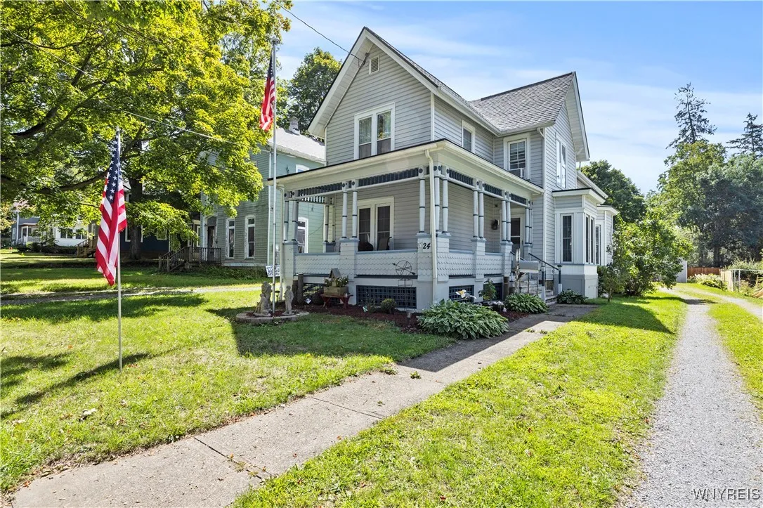 24 Elm Street, Warsaw, New York 14569, Warsaw, New York 14569, 5 Bedrooms Bedrooms, 10 Rooms Rooms,2 BathroomsBathrooms,Residential,Closed,24 Elm Street, Warsaw, New York 14569,0,B1635189